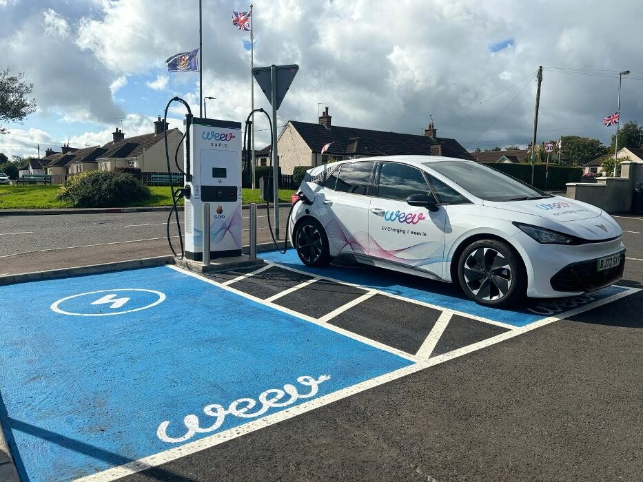 Images Weev Charging Station