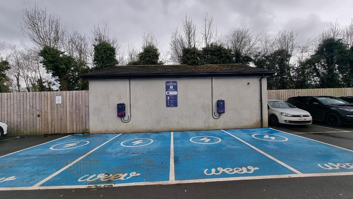 Images Weev Charging Station