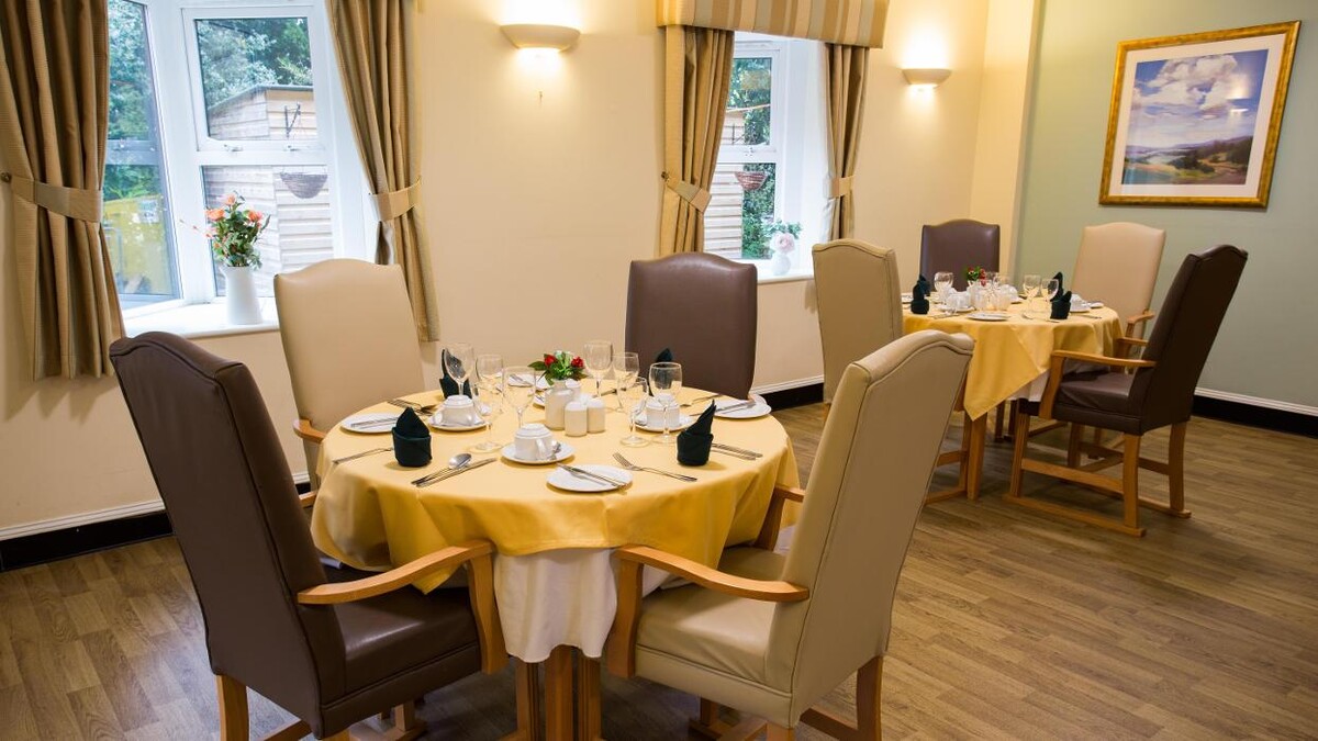 Images Broomcroft House Care Home - Bupa