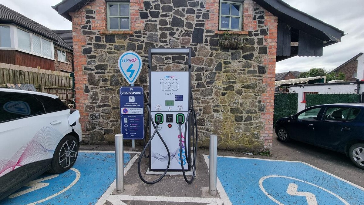 Images Weev Charging Station