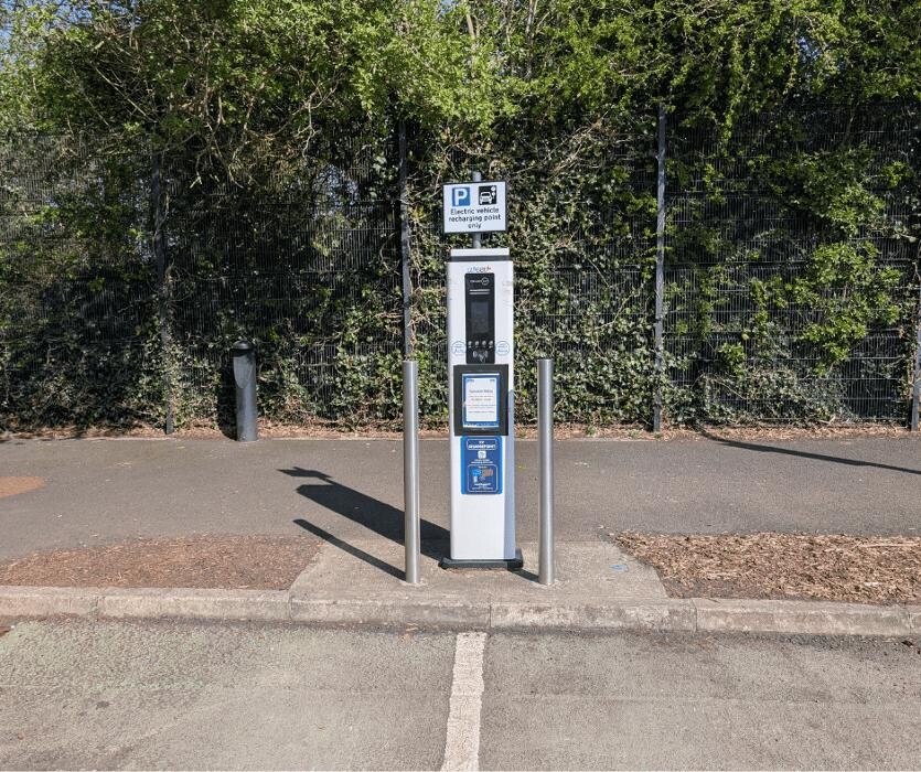 Images Weev Charging Station