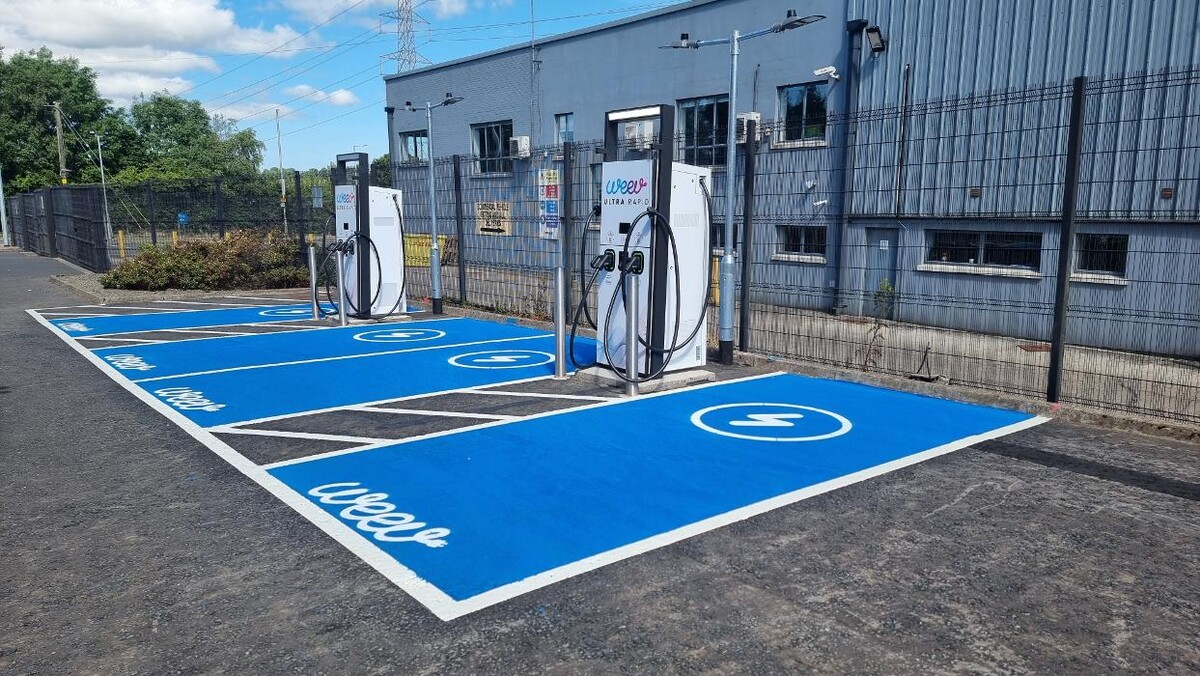 Images Weev Charging Station