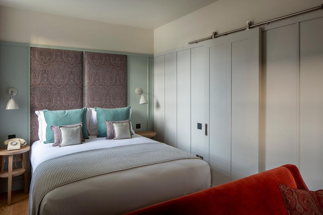 Images Abbey Strand Apartments at Holyrood