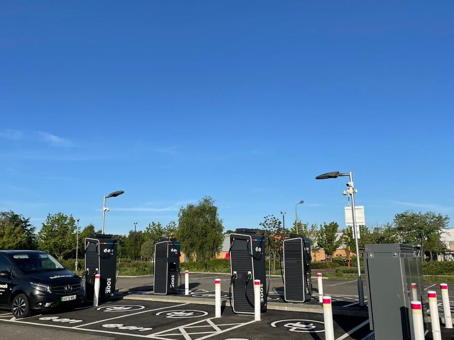 Images E.ON Drive Charging Station