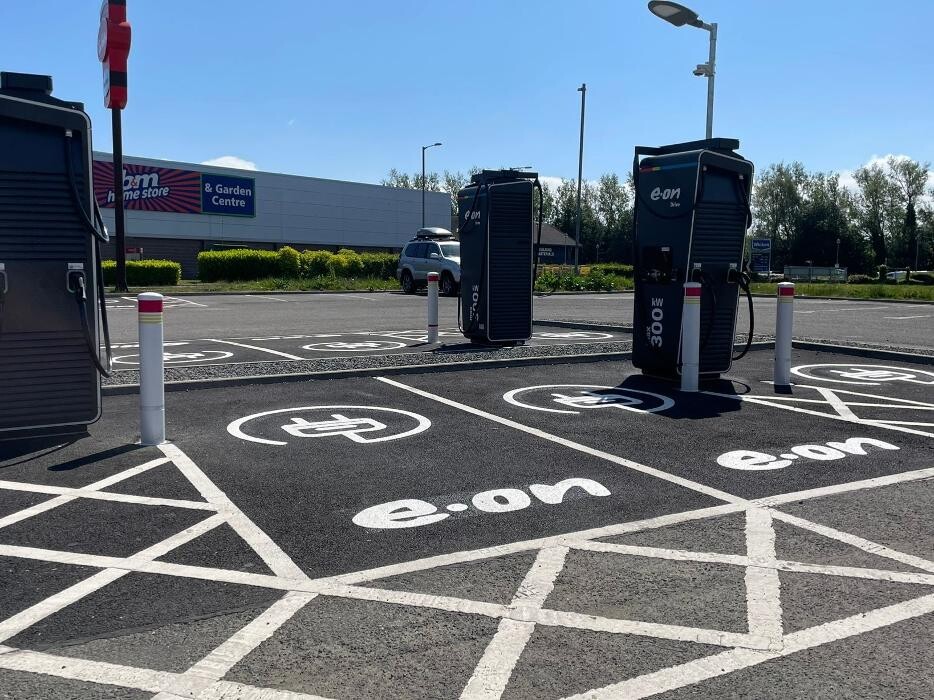 Images E.ON Drive Charging Station