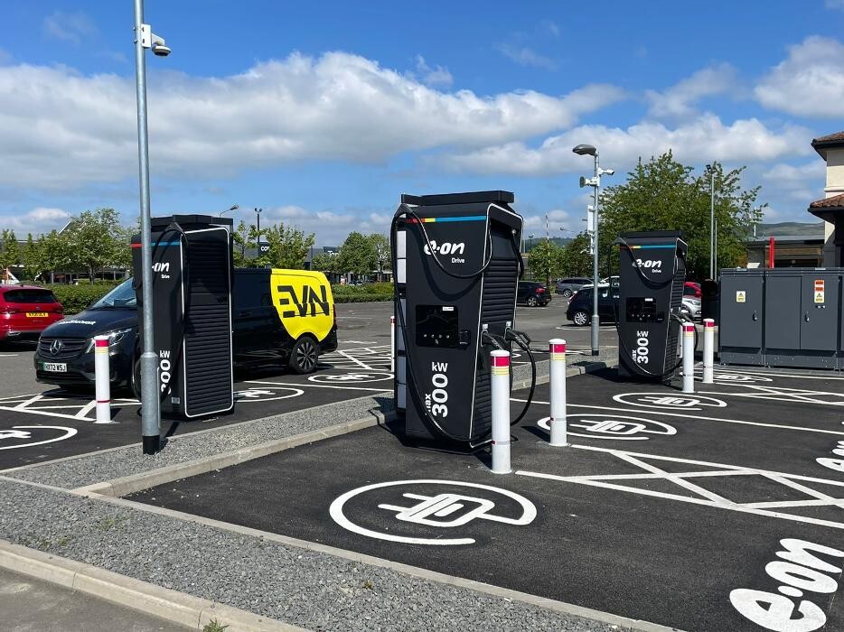 Images E.ON Drive Charging Station