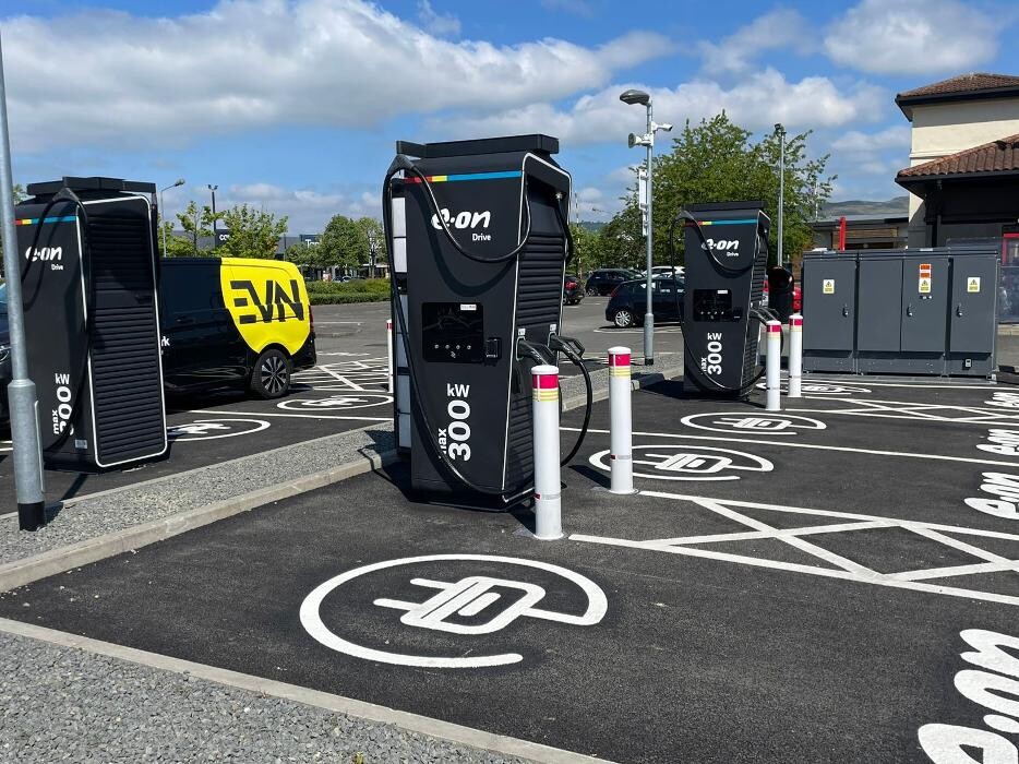 Images E.ON Drive Charging Station