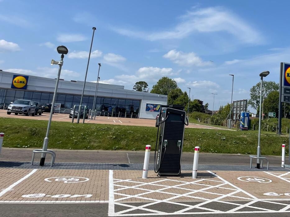 Images E.ON Drive Charging Station