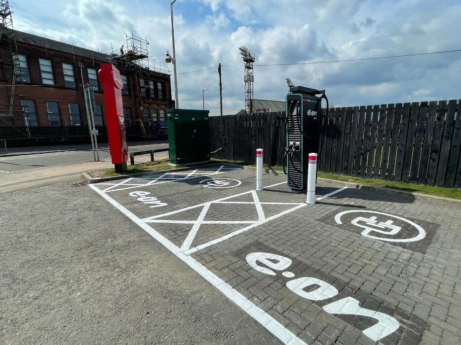 Images E.ON Drive Charging Station