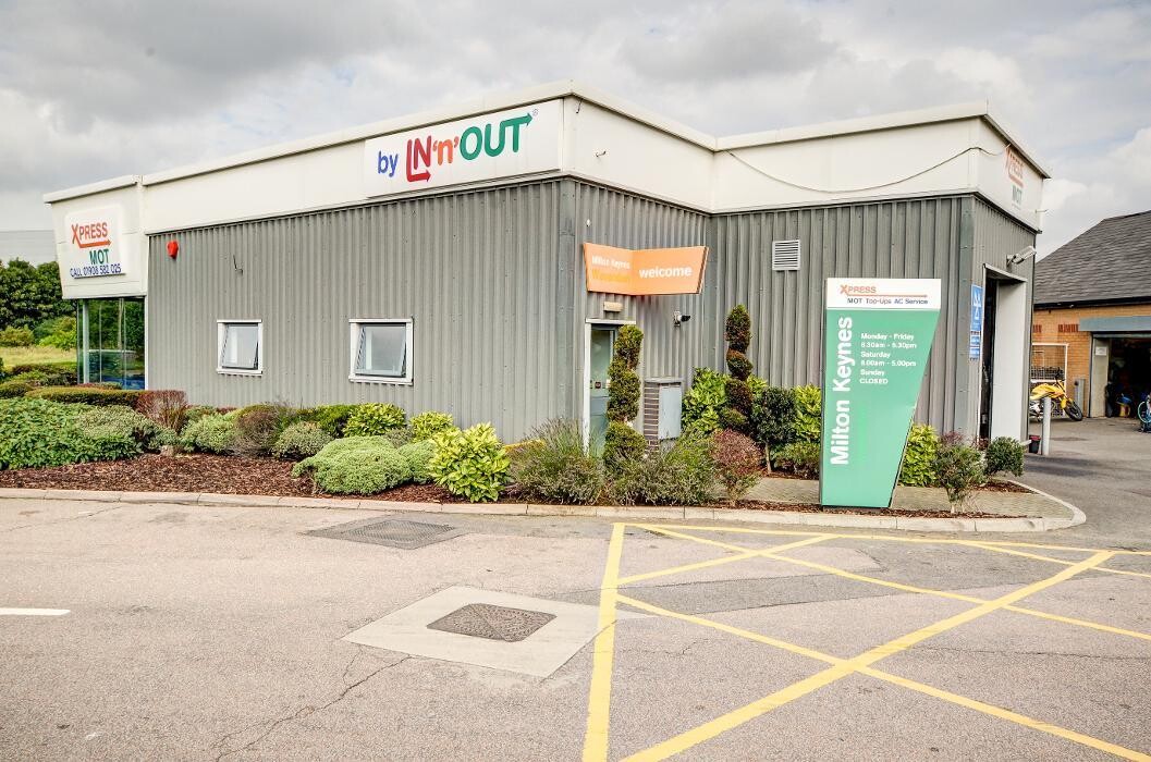 Images IN'n'OUT Autocentres Milton Keynes