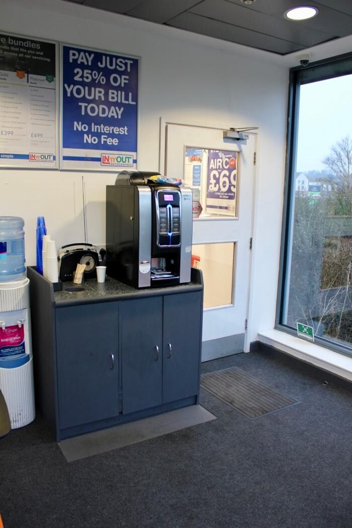 Images IN'n'OUT Autocentres Milton Keynes