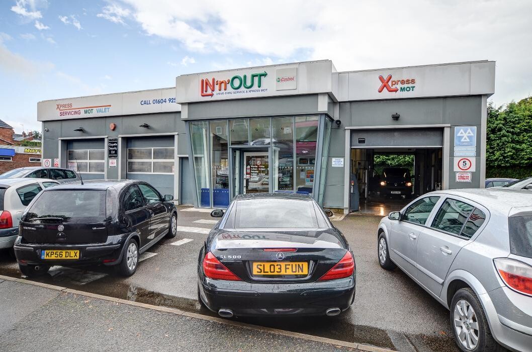 Images IN'n'OUT Autocentres Northampton - Kettering Road
