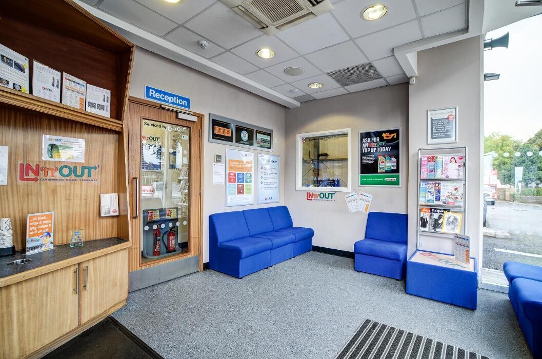 Images IN'n'OUT Autocentres Northampton - Kettering Road