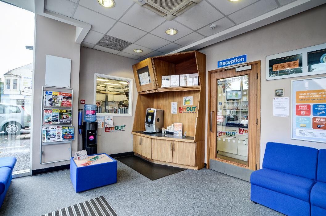 Images IN'n'OUT Autocentres Northampton - Kettering Road