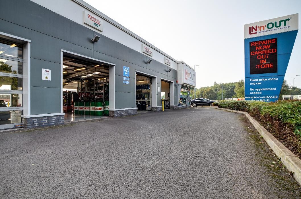 Images IN'n'OUT Autocentres Wednesbury