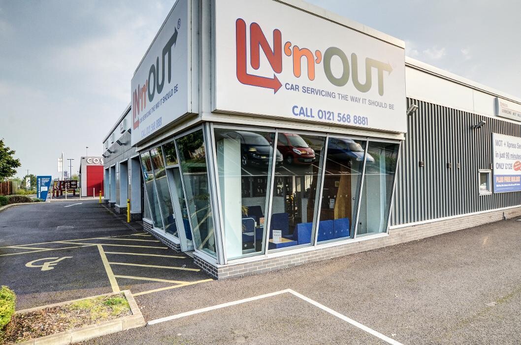 Images IN'n'OUT Autocentres Wednesbury