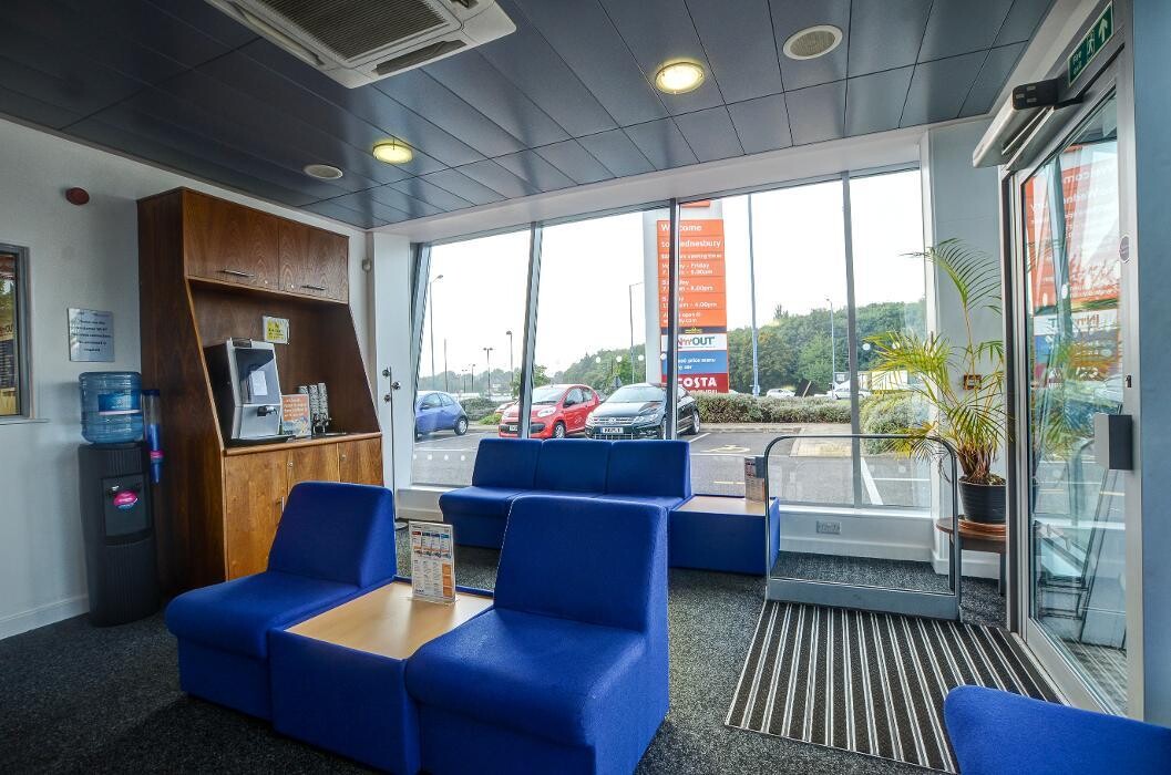 Images IN'n'OUT Autocentres Wednesbury
