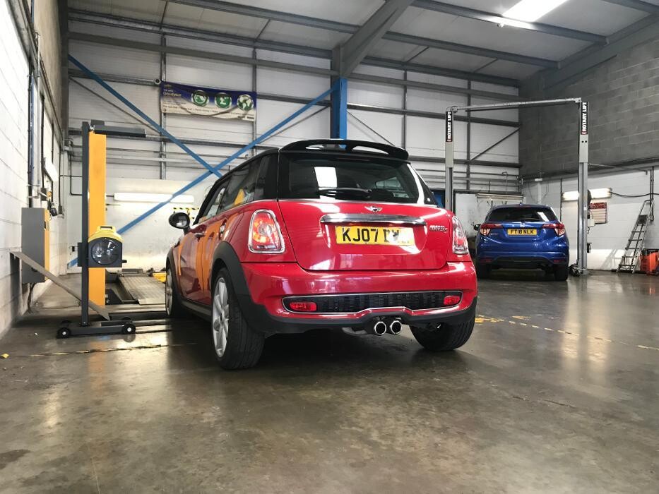 Images IN'n'OUT Autocentres Peterborough