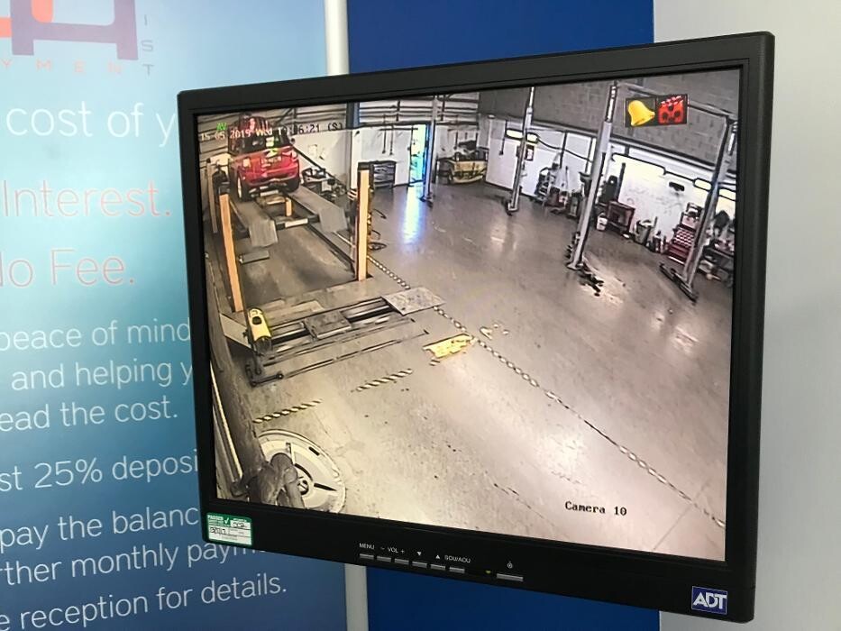 Images IN'n'OUT Autocentres Peterborough