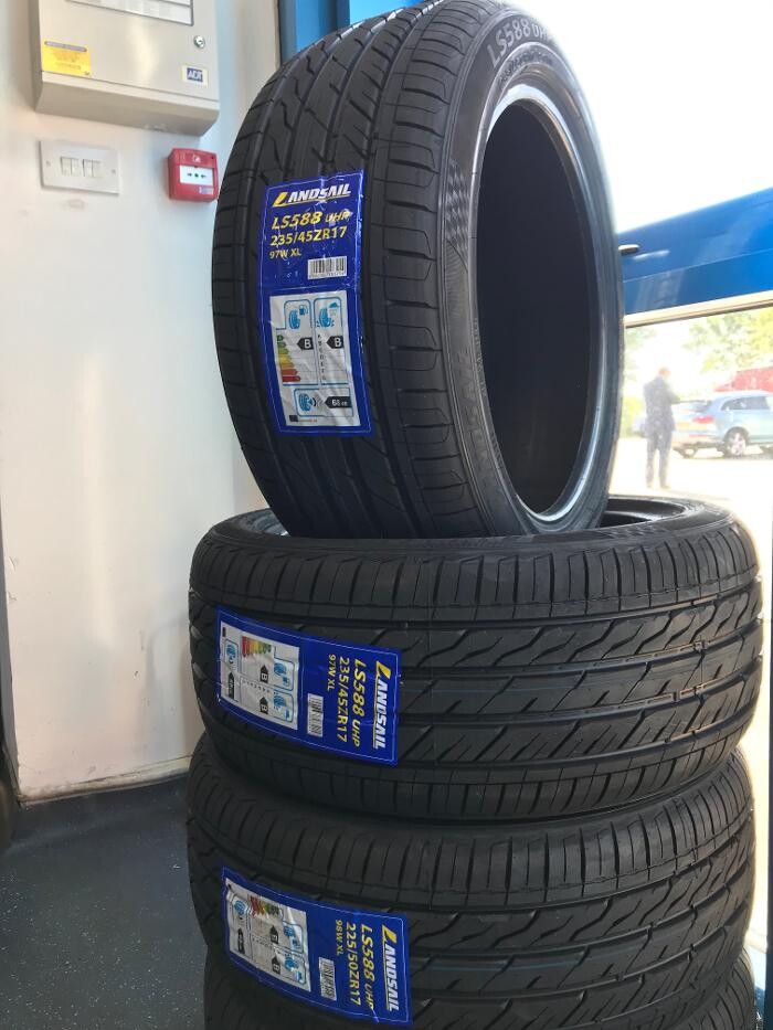 Images IN'n'OUT Autocentres Peterborough
