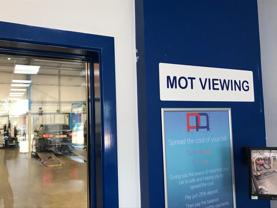Images IN'n'OUT Autocentres Peterborough