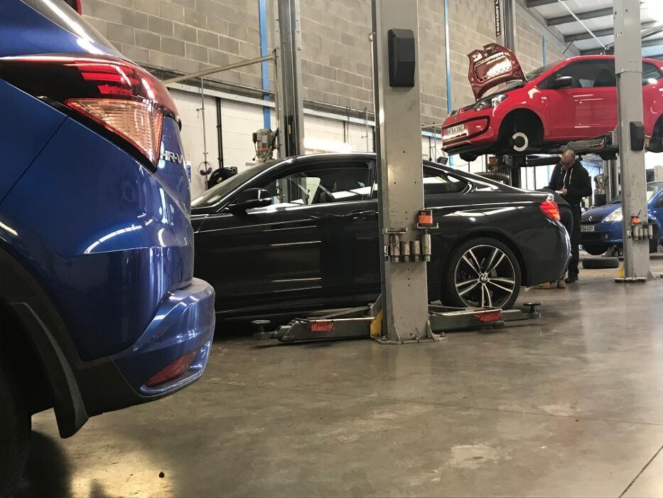 Images IN'n'OUT Autocentres Peterborough