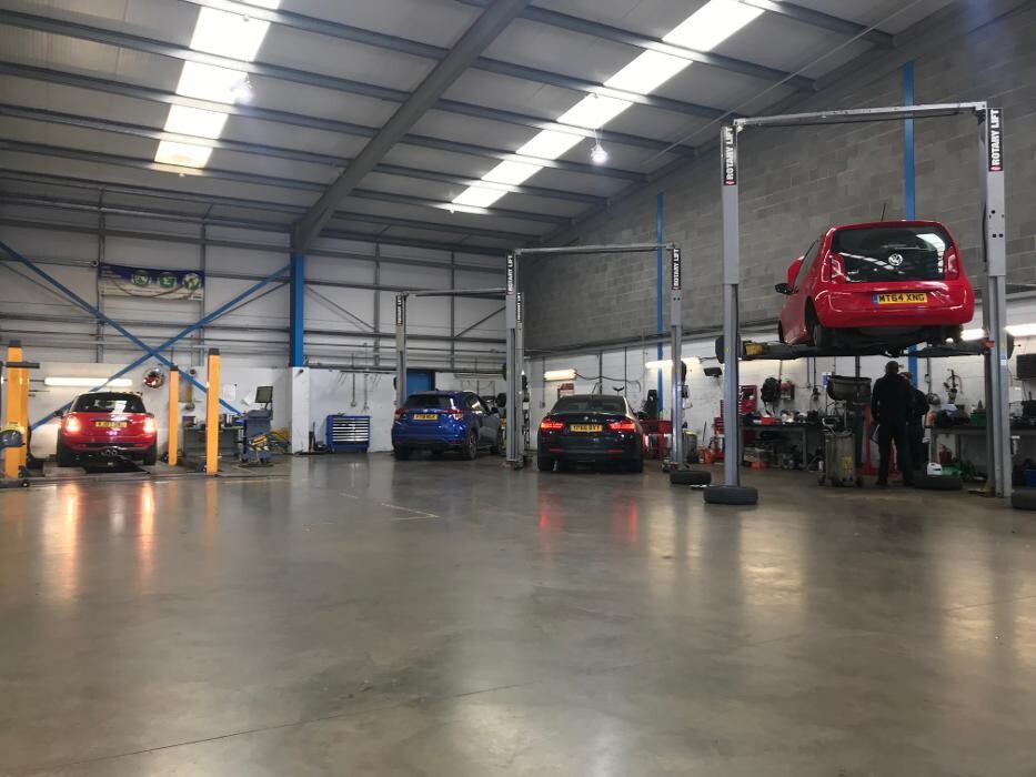 Images IN'n'OUT Autocentres Peterborough