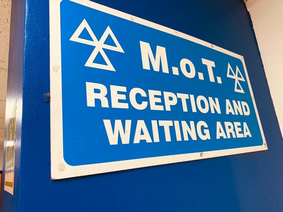 Images IN'n'OUT Autocentres Norwich