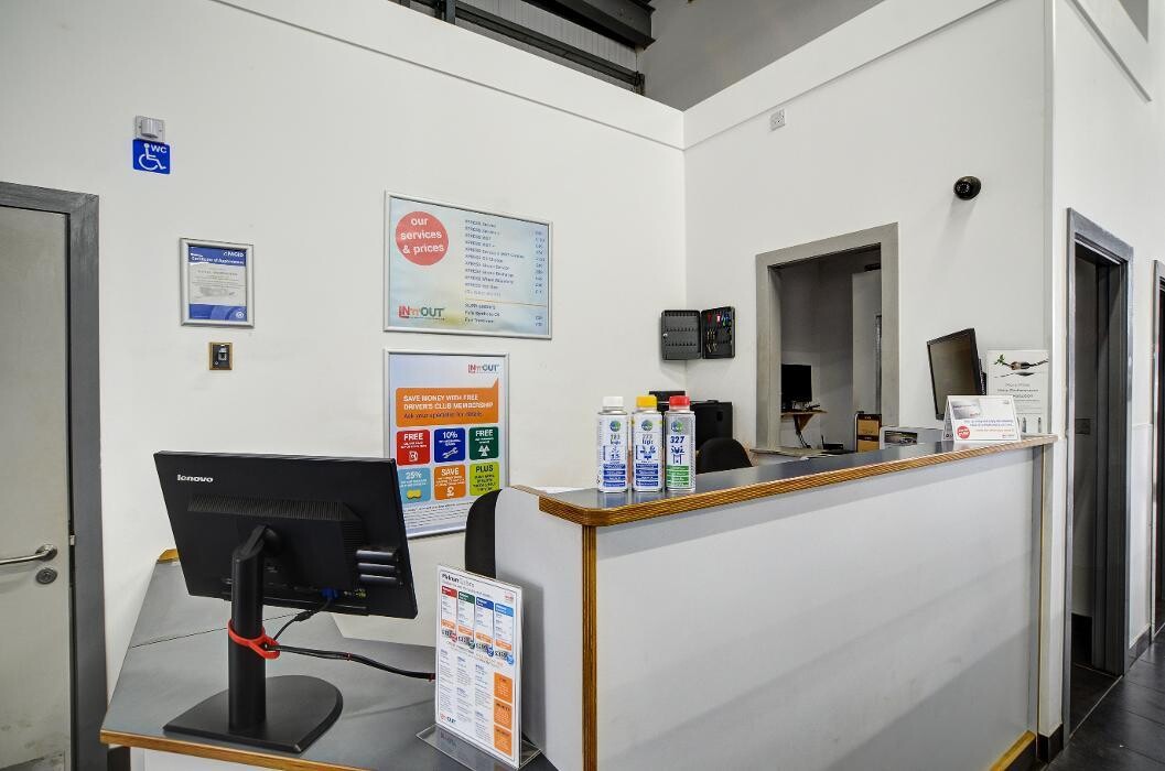 Images IN'n'OUT Autocentres Warrington