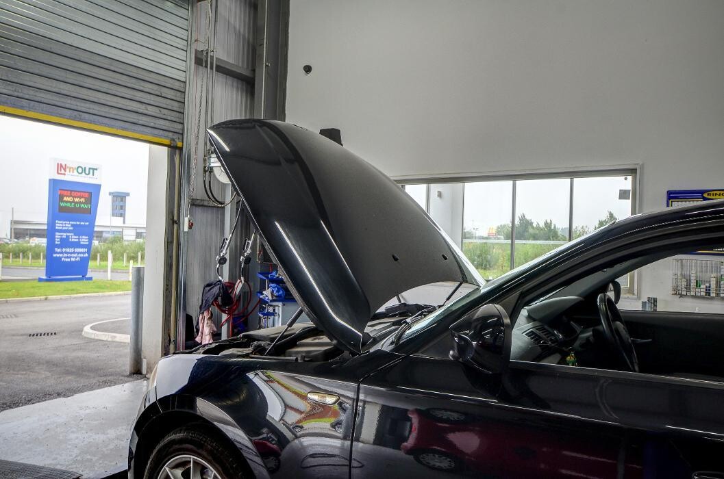 Images IN'n'OUT Autocentres Warrington