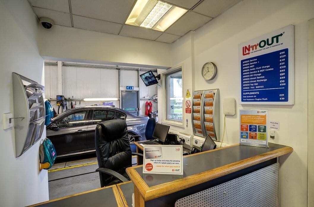 Images IN'n'OUT Autocentres Kettering