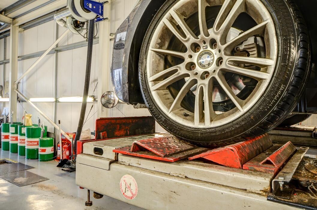 Images IN'n'OUT Autocentres Kettering