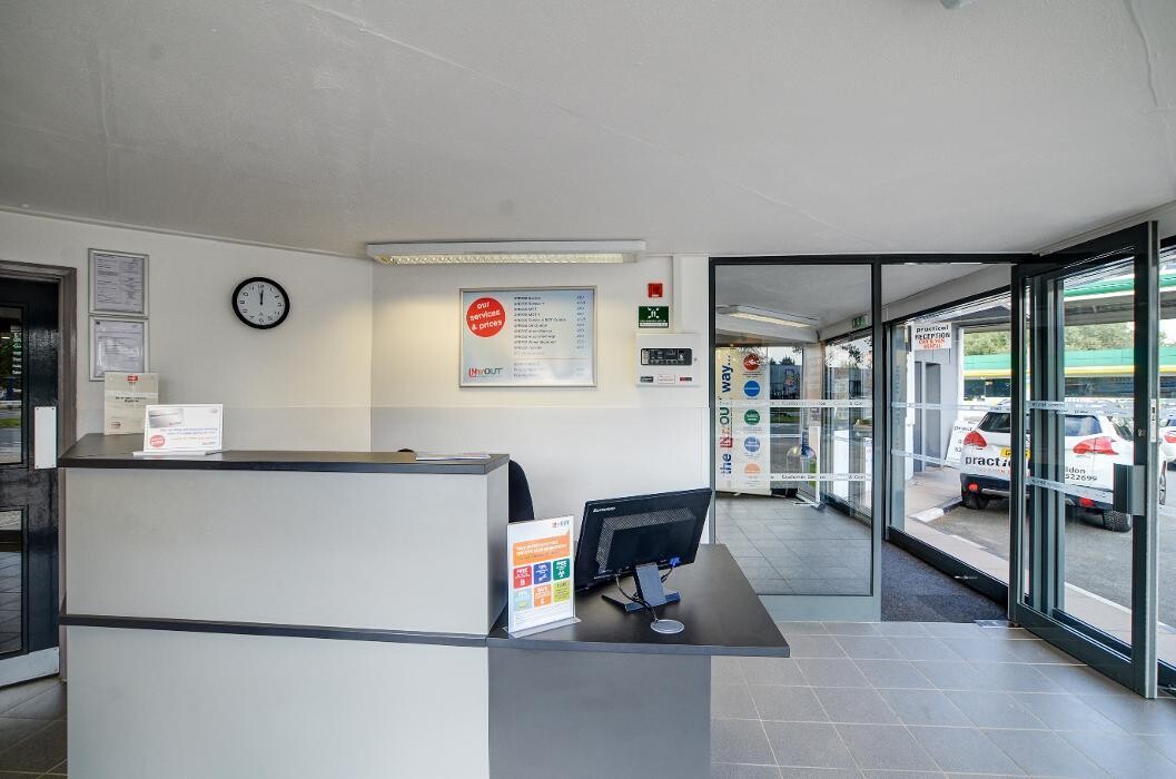 Images IN'n'OUT Autocentres Basildon