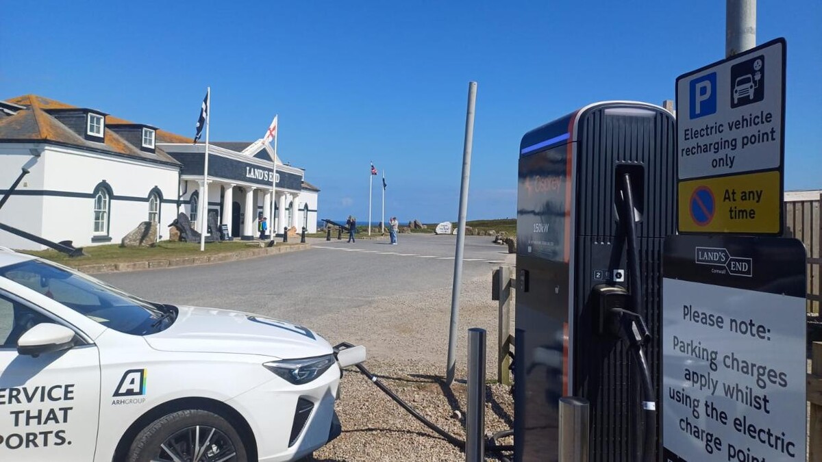 Images Osprey Charging Station