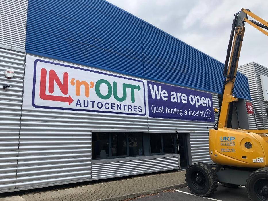 Images IN'n'OUT Autocentres Bracknell