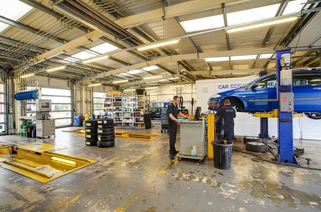 Images IN'n'OUT Autocentres Stockton