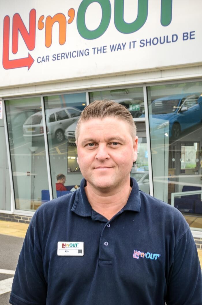 Images IN'n'OUT Autocentres Stockton