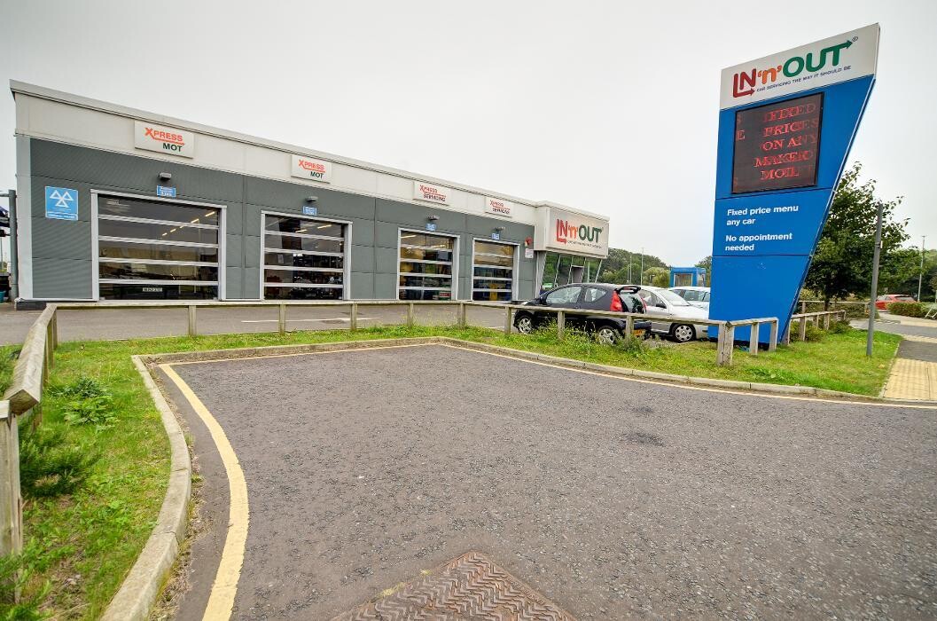 Images IN'n'OUT Autocentres Stockton