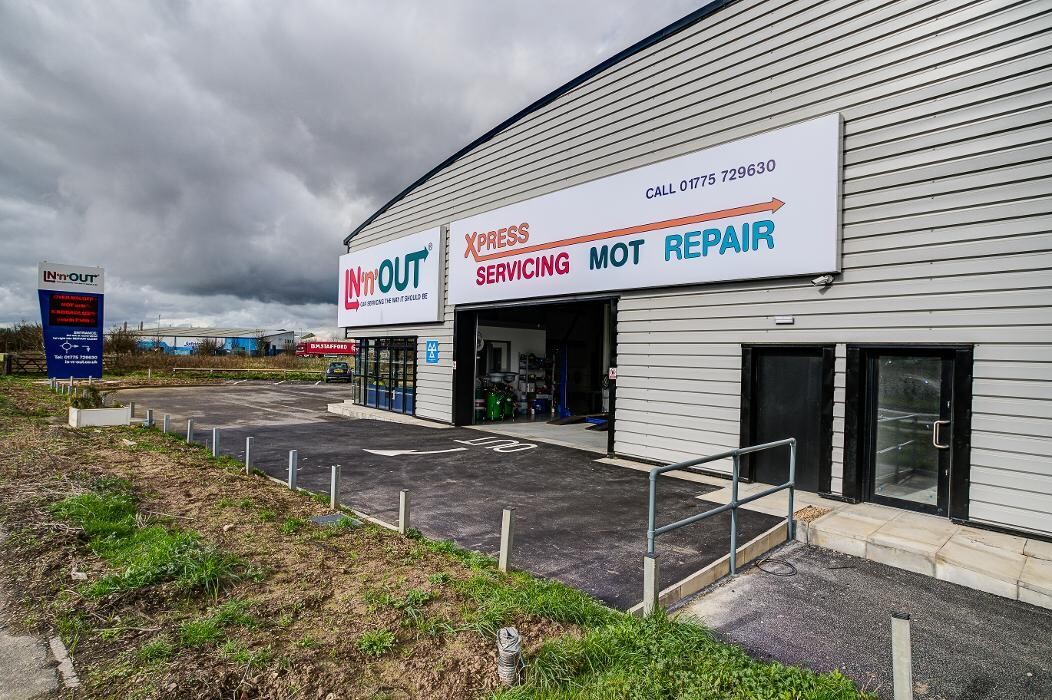 Images IN'n'OUT Autocentres Spalding