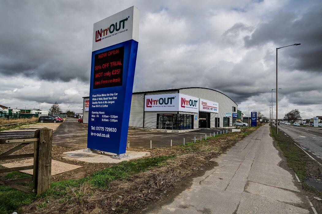 Images IN'n'OUT Autocentres Spalding