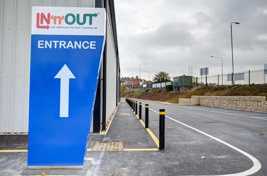 Images IN'n'OUT Autocentres Newark