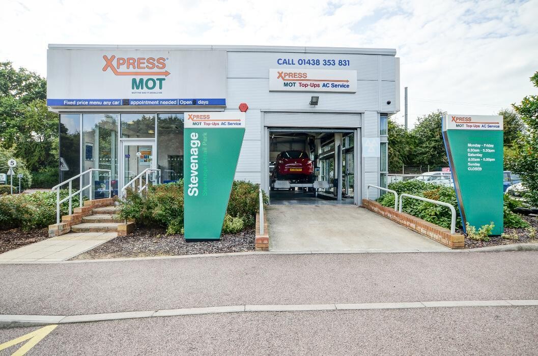 Images IN'n'OUT Autocentres Stevenage