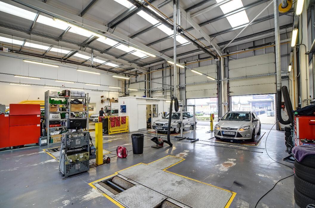 Images IN'n'OUT Autocentres Nottingham