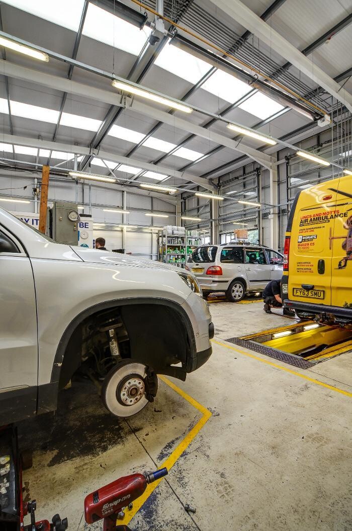 Images IN'n'OUT Autocentres Nottingham
