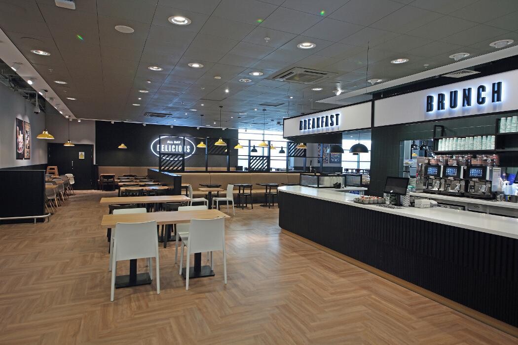Images M&S Café