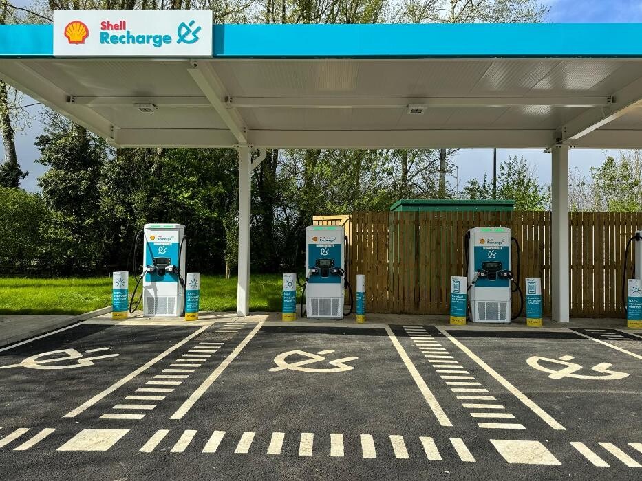 Images Shell Recharge Charging Station