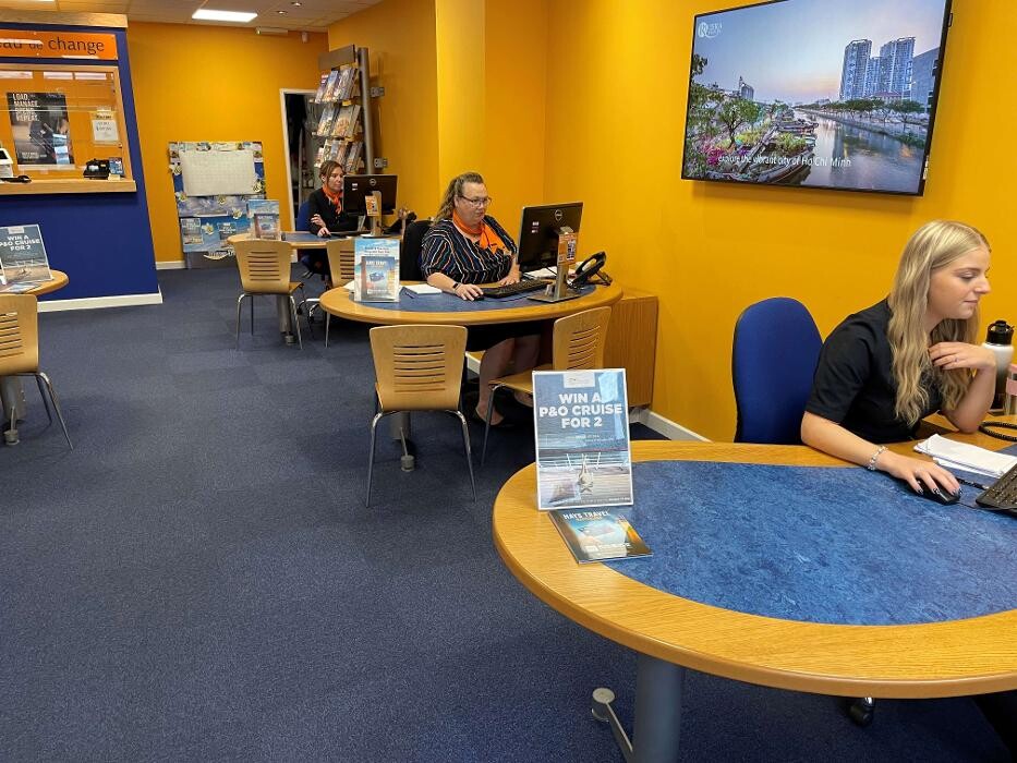 Images Hays Travel Newport Upper St