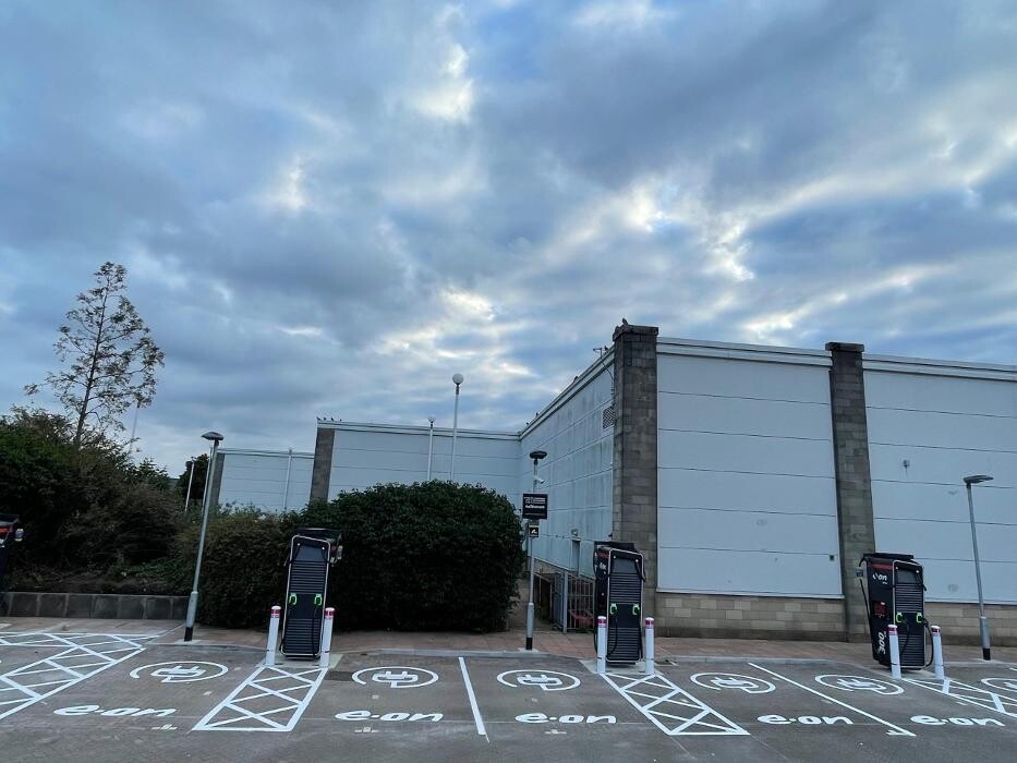 Images E.ON Drive Charging Station