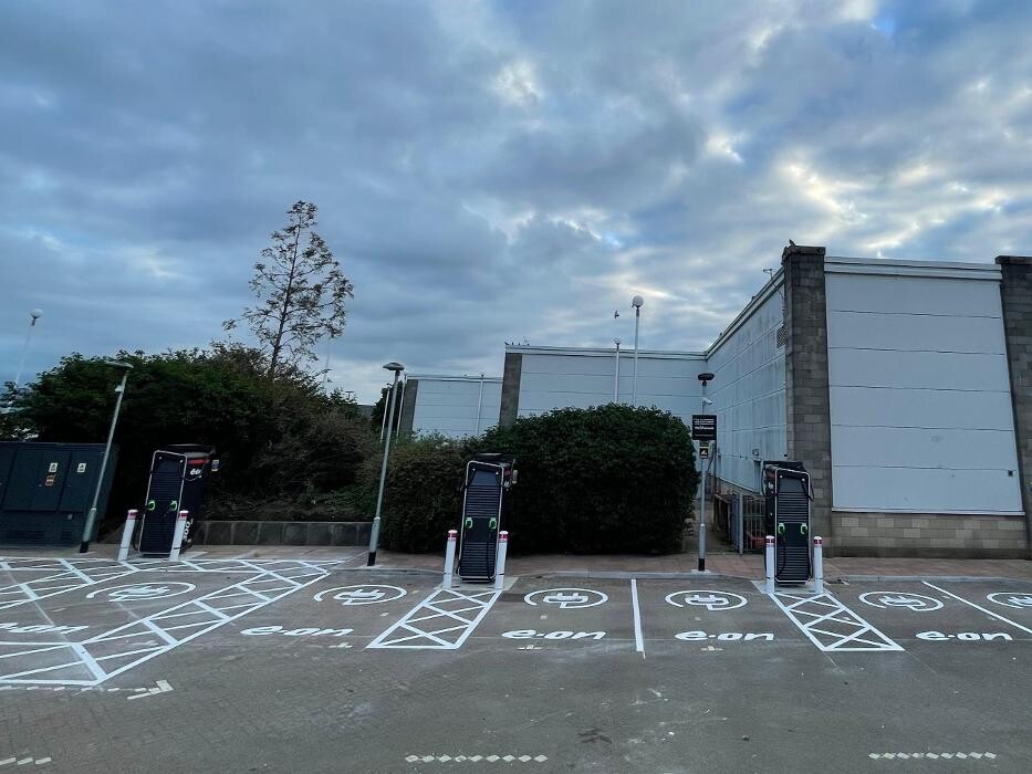 Images E.ON Drive Charging Station