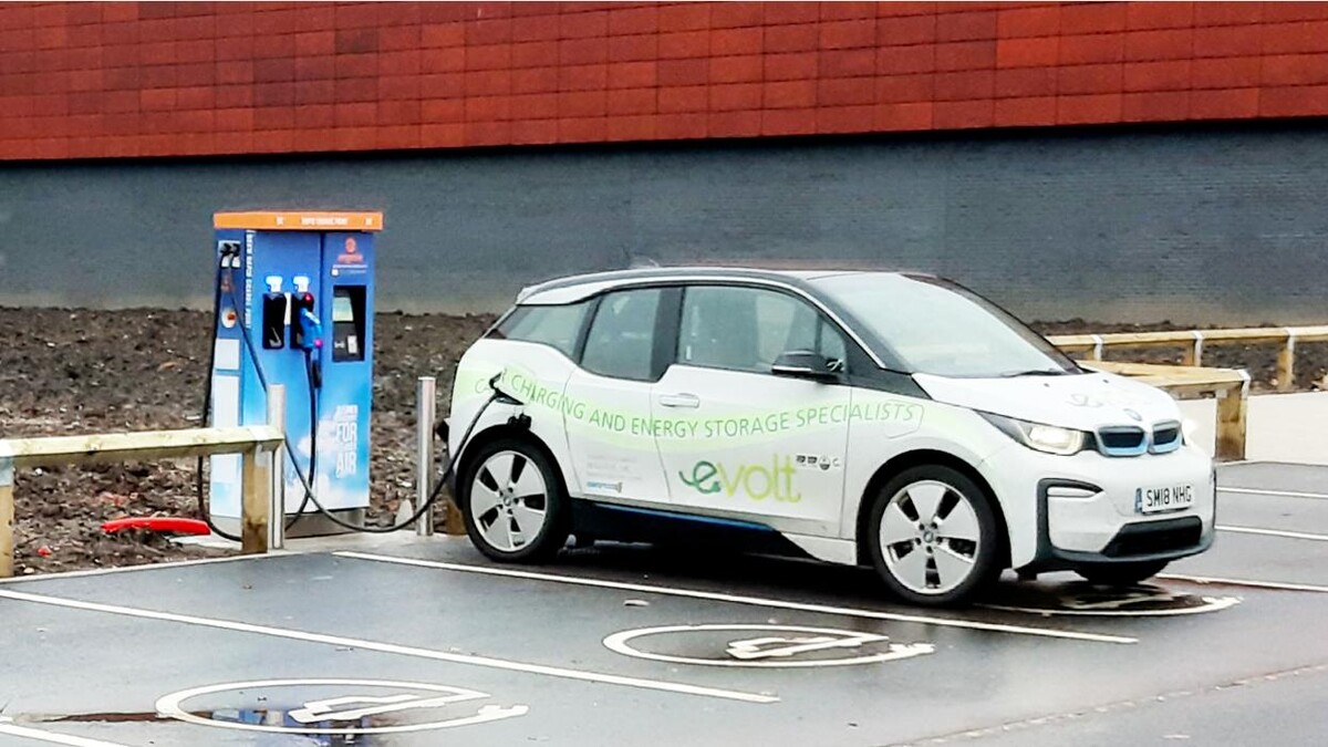 Images Osprey Charging Station